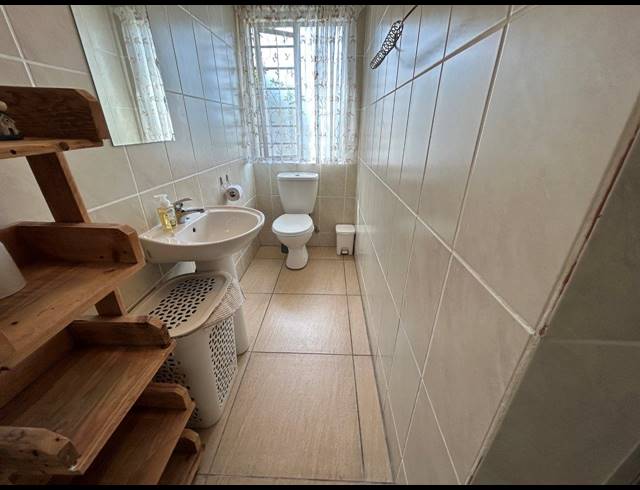 8 BEDROOM HOUSE FOR SALE IN PARADISE BEACH